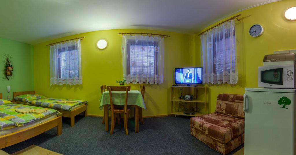 Ada Apartments Liptovský Trnovec Oda fotoğraf